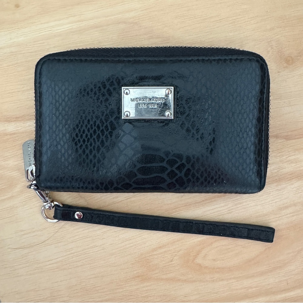 Michael Kors Snakeskin Embossed Leather Zip-Around Wallet Wristlet Black